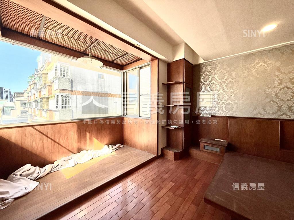 仁雄商圈雙車邊間美墅房屋室內格局與周邊環境