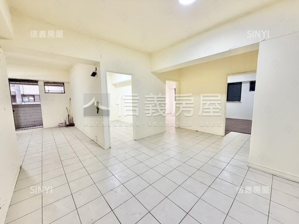 國泰皇家露臺邊間大空間房屋室內格局與周邊環境