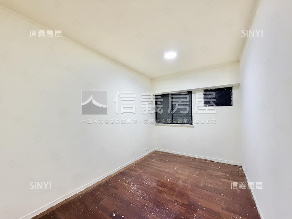 國泰皇家露臺邊間大空間房屋室內格局與周邊環境