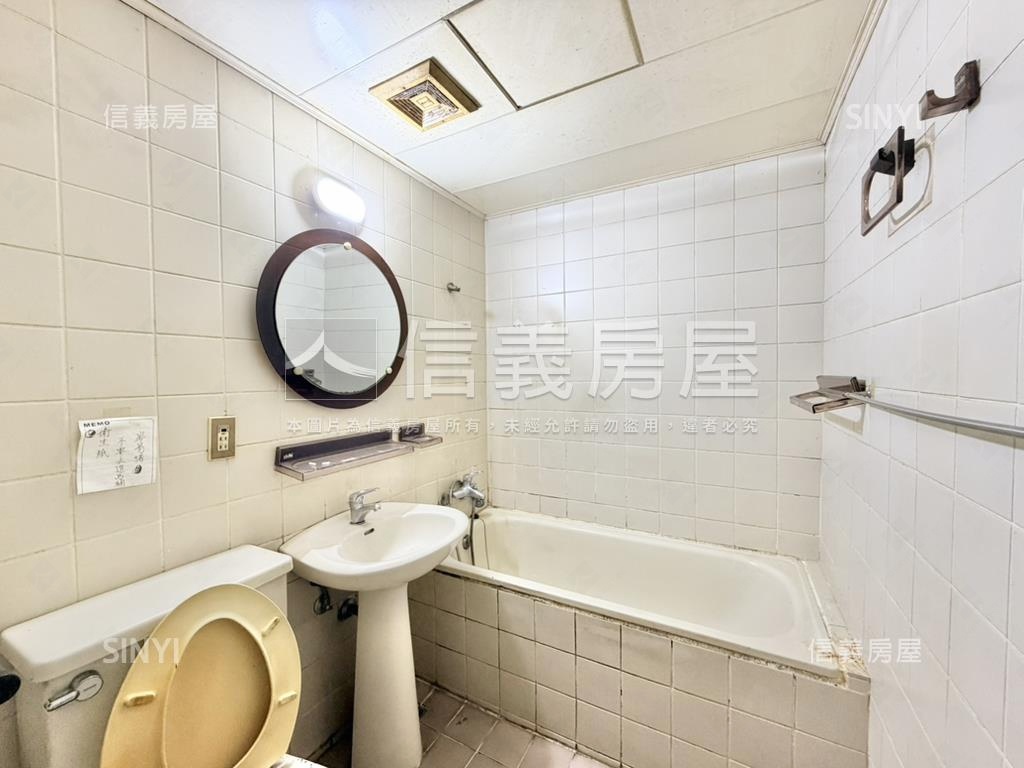 國泰皇家露臺邊間大空間房屋室內格局與周邊環境