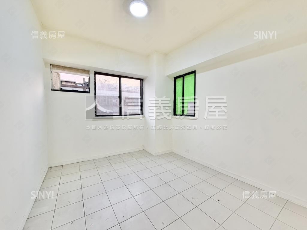 國泰皇家露臺邊間大空間房屋室內格局與周邊環境