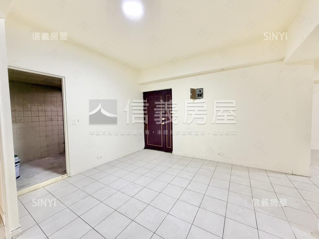 國泰皇家露臺邊間大空間房屋室內格局與周邊環境