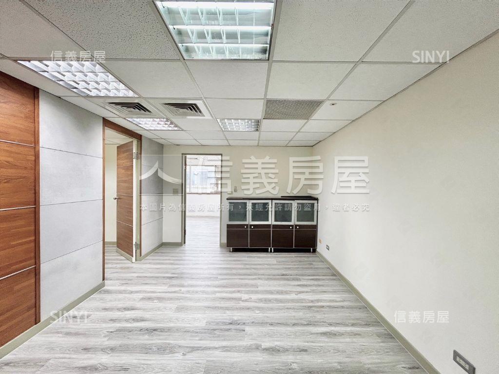 專任水晶華廈自住佳房屋室內格局與周邊環境