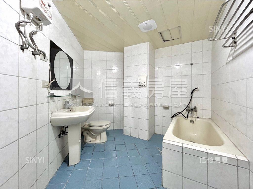 專任水晶華廈自住佳房屋室內格局與周邊環境