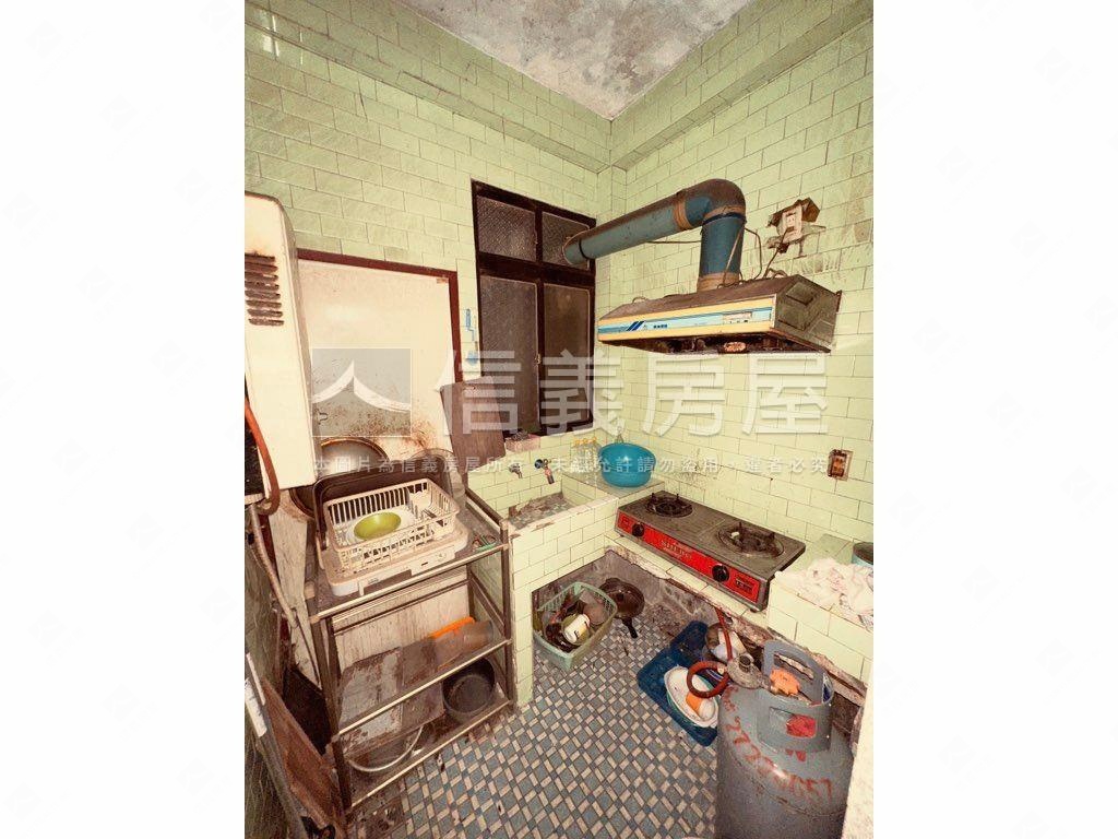 近１０１超值小透天房屋室內格局與周邊環境