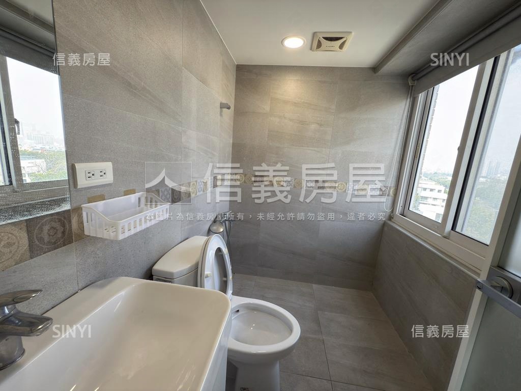 成大高樓四房平車房屋室內格局與周邊環境