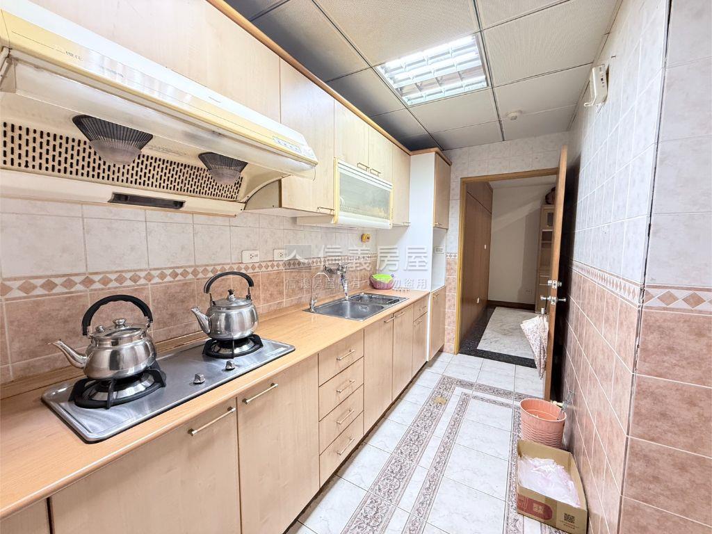 專任糖安居四房平車房屋室內格局與周邊環境