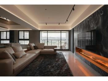 先看達麗居山高樓裝潢戶