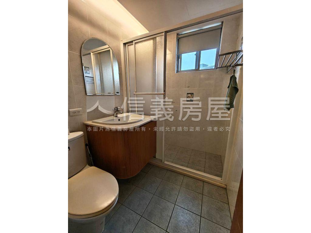 唐寧街美麗三房雙車位房屋室內格局與周邊環境