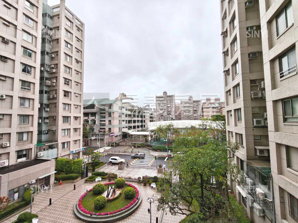 唐寧街美麗三房雙車位房屋室內格局與周邊環境