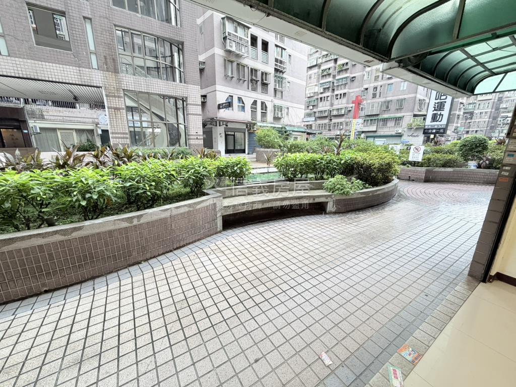 近新莊捷運金店面房屋室內格局與周邊環境