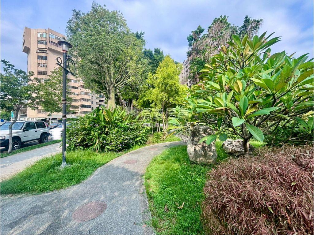 北區現況前後陽台大三房房屋室內格局與周邊環境