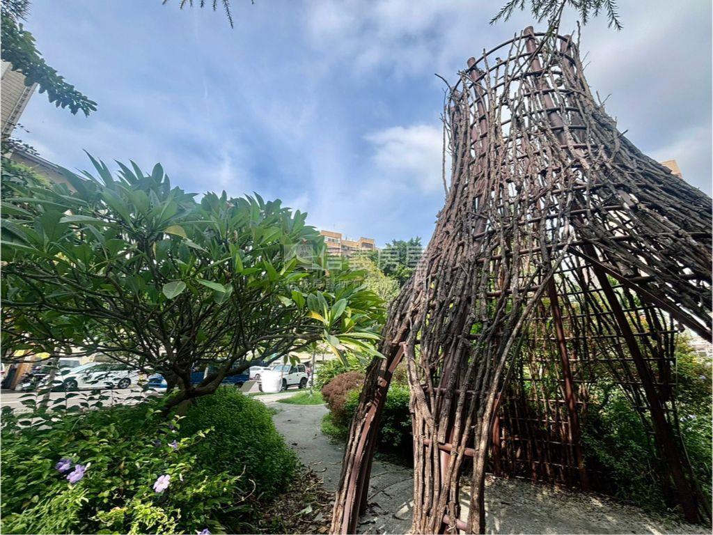 北區現況前後陽台大三房房屋室內格局與周邊環境