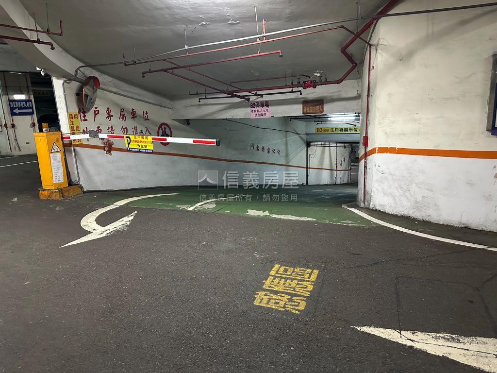 萬世ＯＫ獨立產權Ｂ３車位房屋室內格局與周邊環境