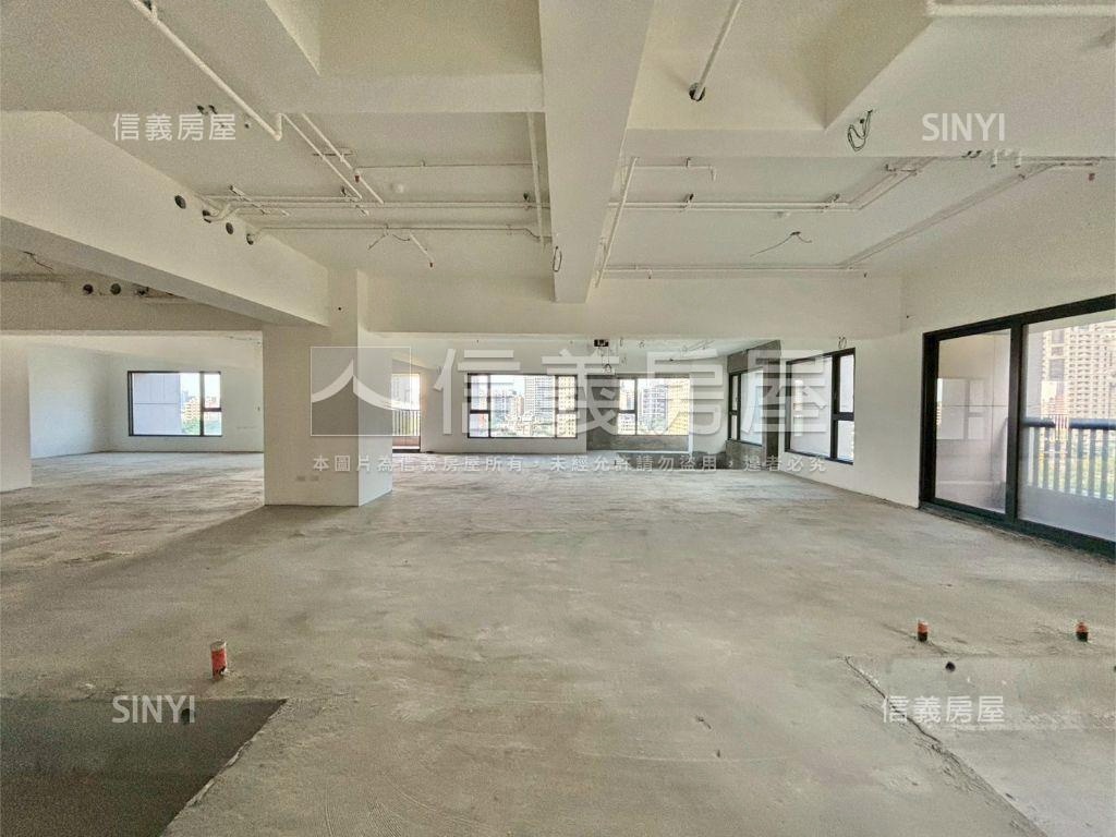 京城帝王雙車位房屋室內格局與周邊環境