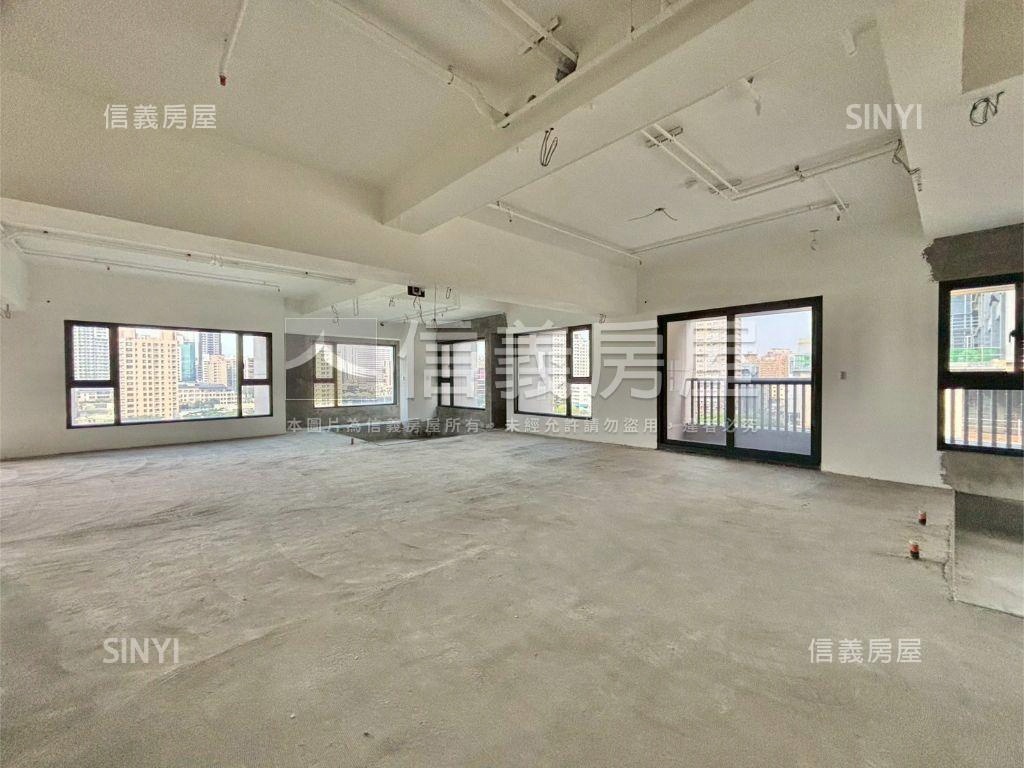 京城帝王雙車位房屋室內格局與周邊環境