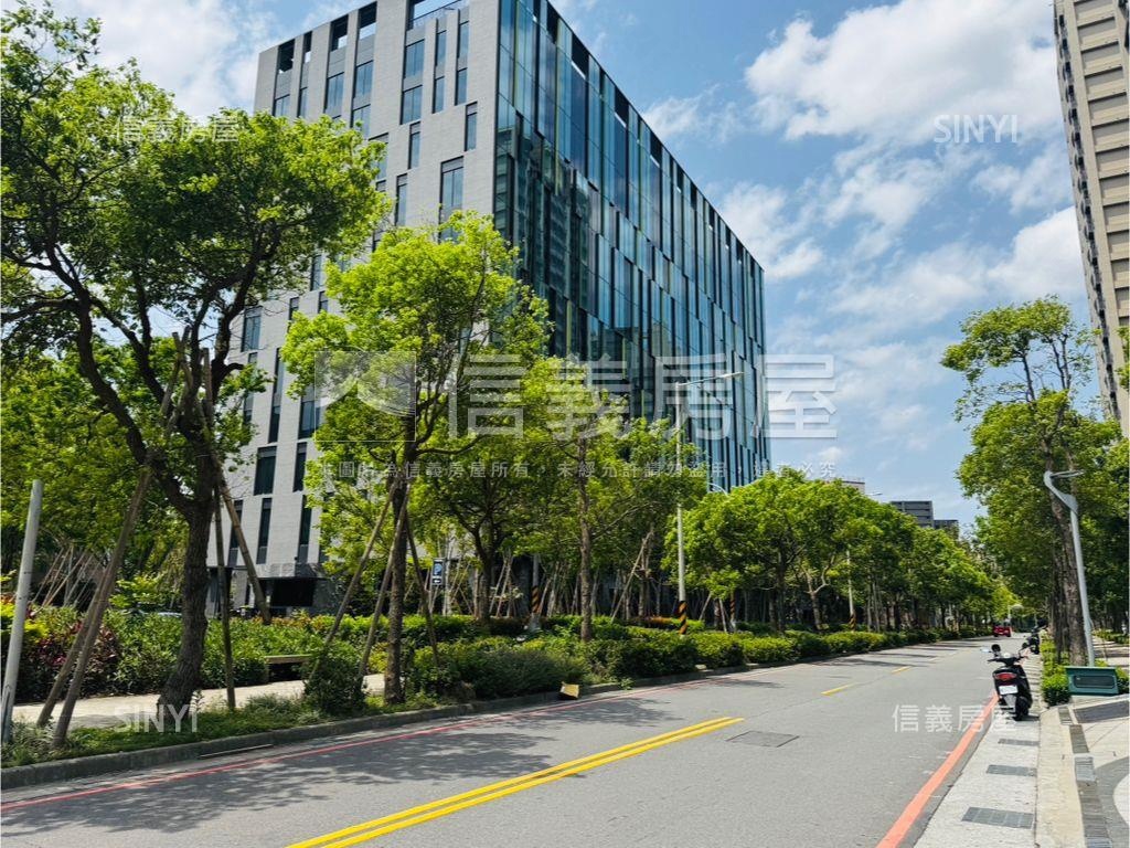 遠雄ＣＡＳＡ挑高金店面房屋室內格局與周邊環境