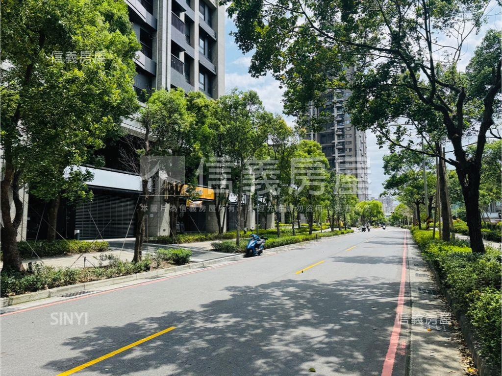 遠雄ＣＡＳＡ挑高金店面房屋室內格局與周邊環境