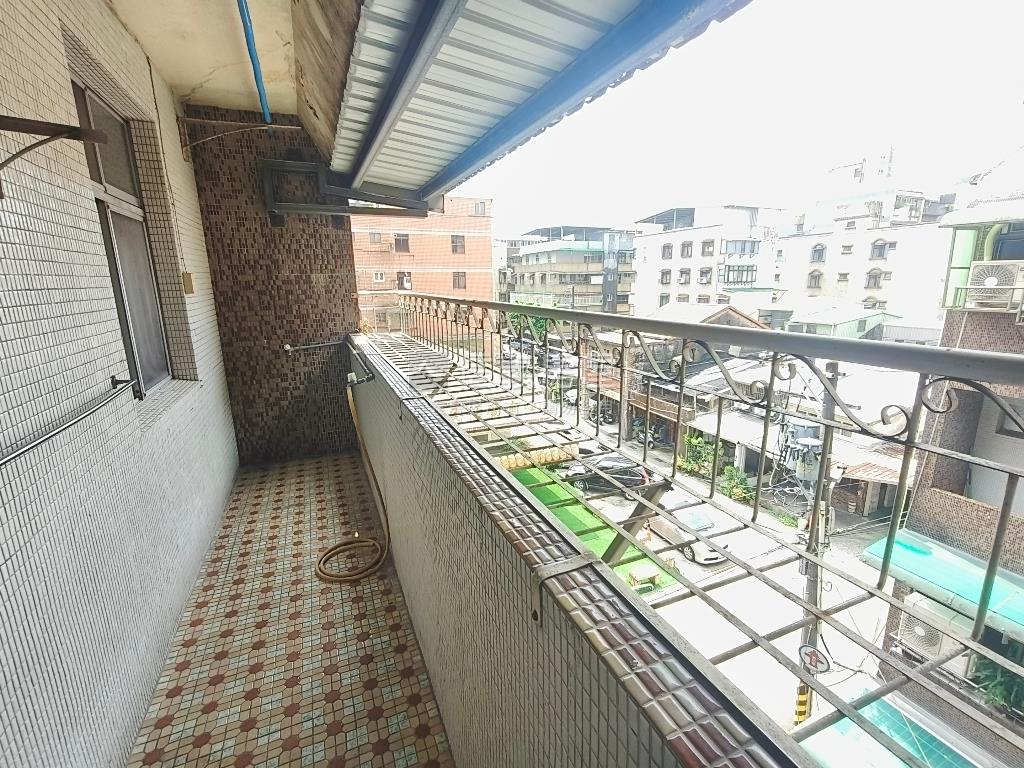七堵分局旁邊間四房房屋室內格局與周邊環境