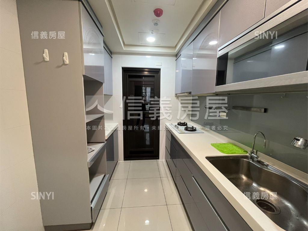 稀有！文隱大三房車位房屋室內格局與周邊環境