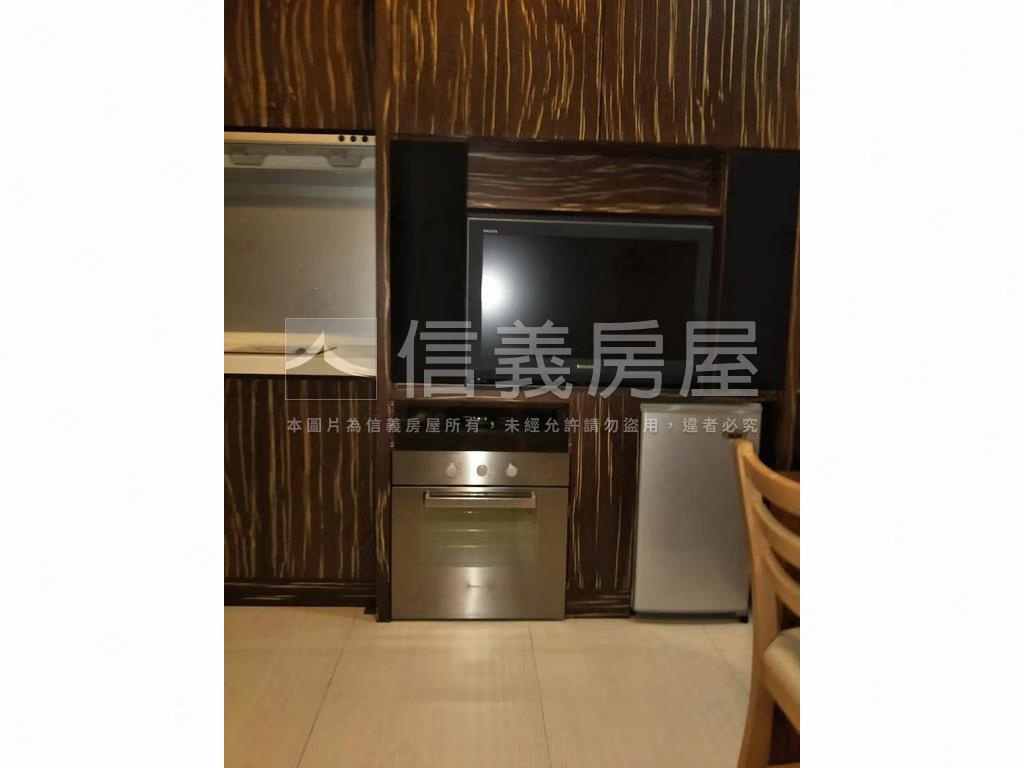 新世界高樓附車位房屋室內格局與周邊環境