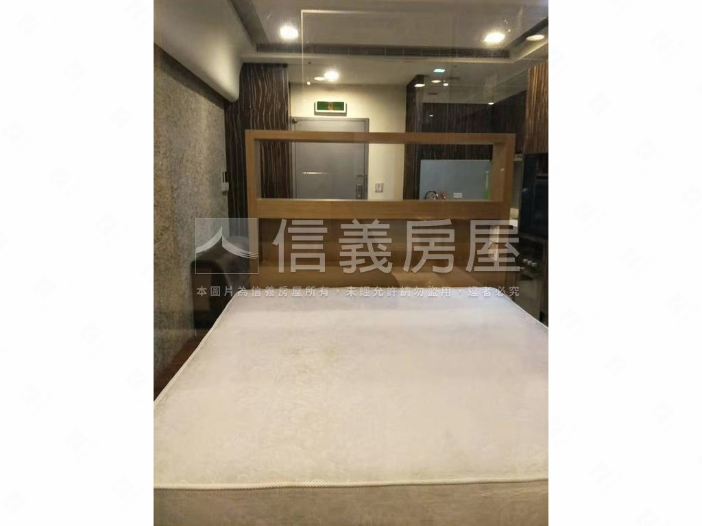 新世界高樓附車位房屋室內格局與周邊環境