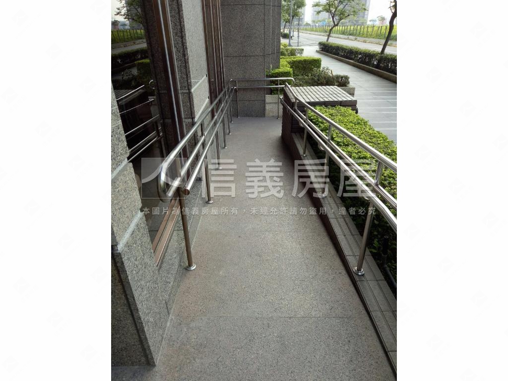 琴朗晴朗，三房暖陽房屋室內格局與周邊環境