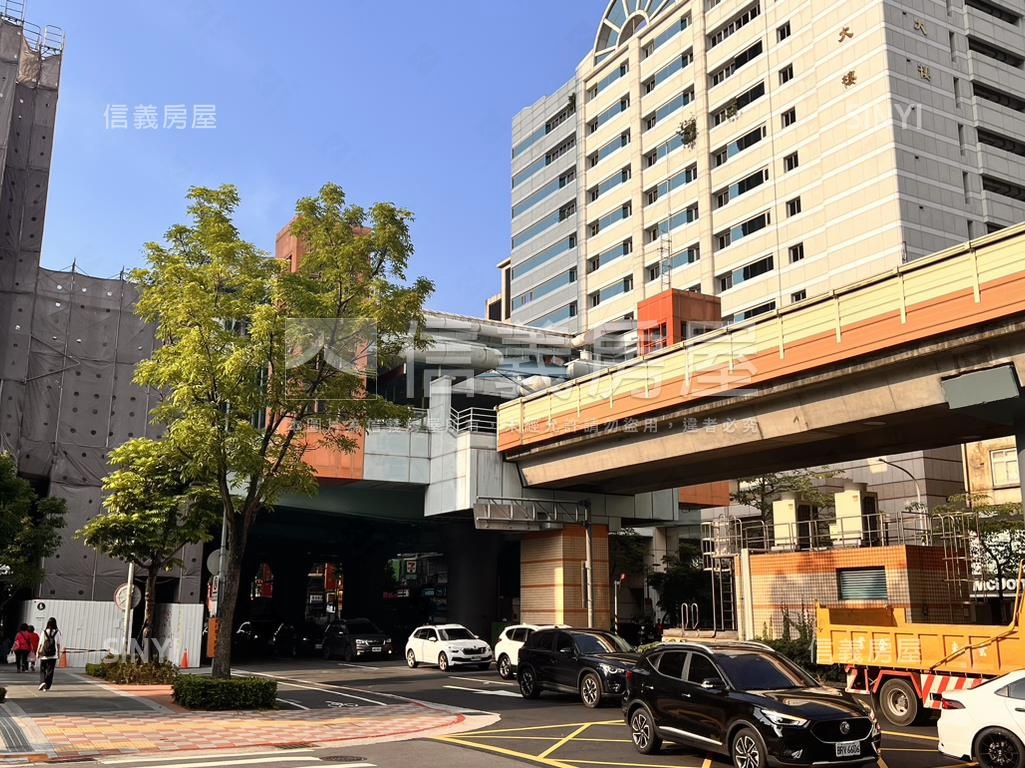 捷運商三鋼骨辦公有車位房屋室內格局與周邊環境