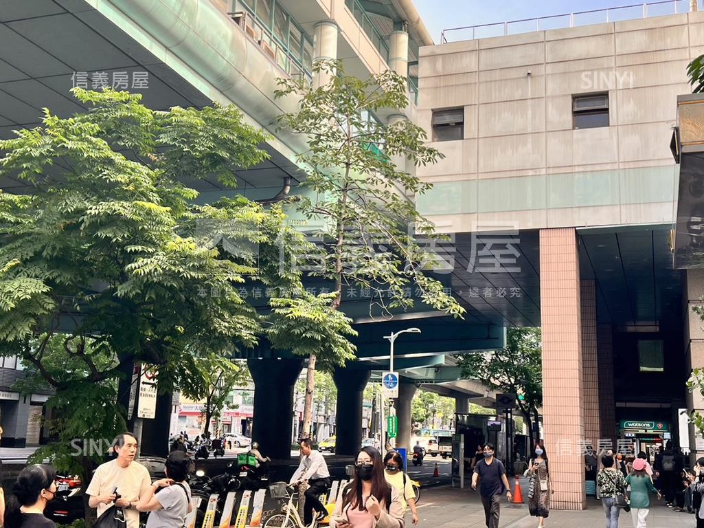 捷運商三鋼骨辦公有車位房屋室內格局與周邊環境