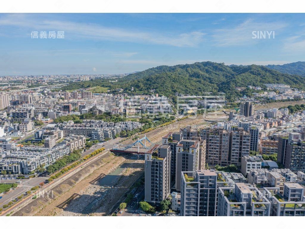 北屯面河岸大面寬黃金角地房屋室內格局與周邊環境