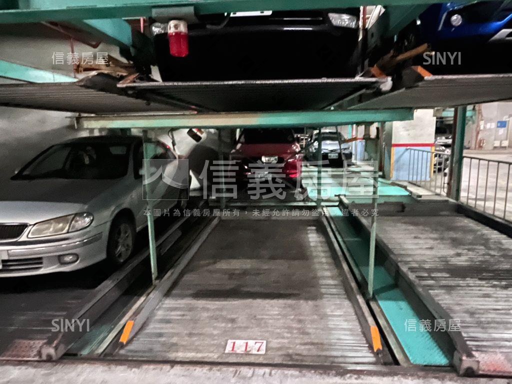 荷堤車位１４５號房屋室內格局與周邊環境
