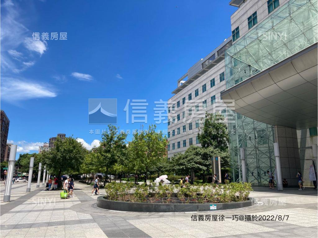 泳池景觀３房平車位房屋室內格局與周邊環境