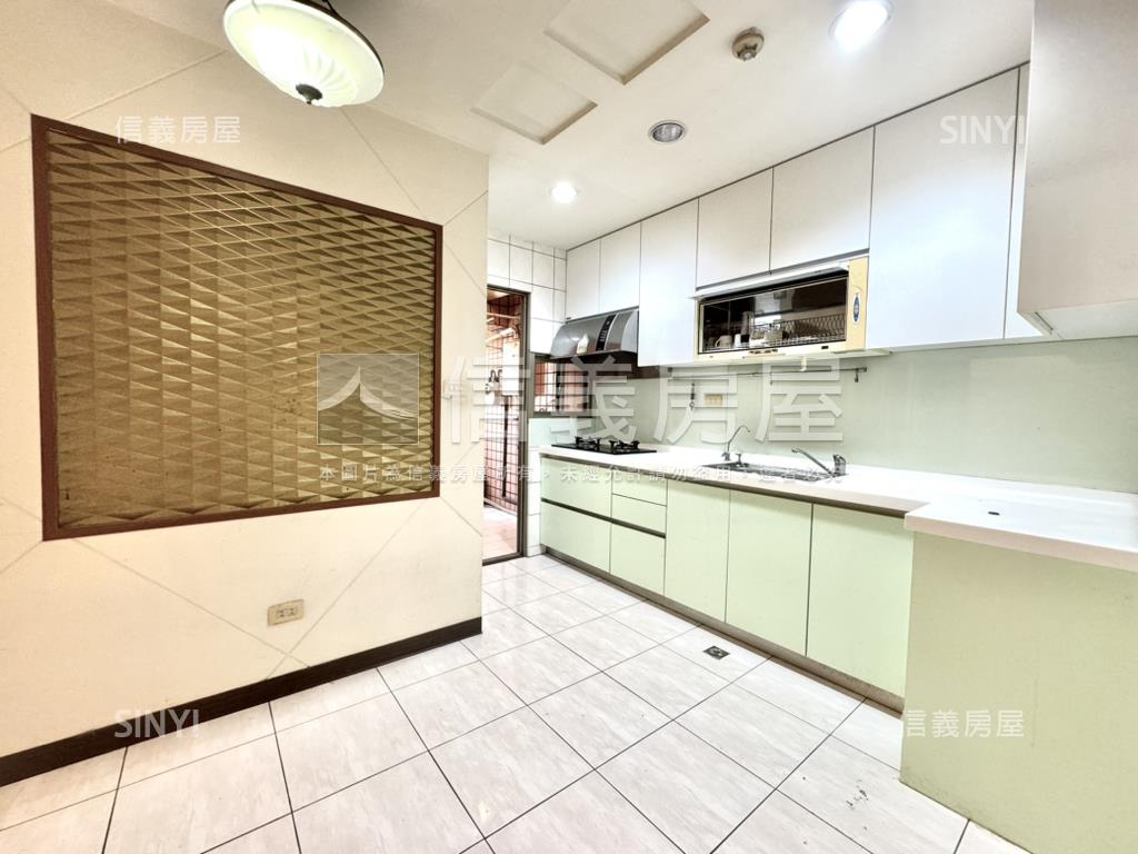 五街５０好３房附車位房屋室內格局與周邊環境