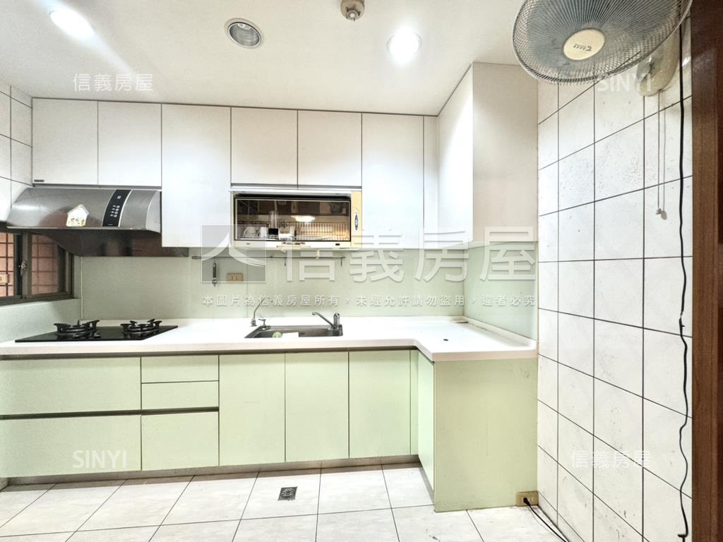 五街５０好３房附車位房屋室內格局與周邊環境