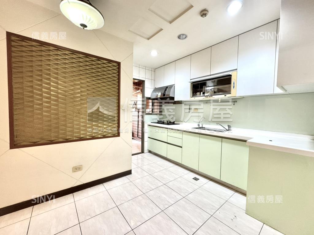 五街５０好３房附車位房屋室內格局與周邊環境