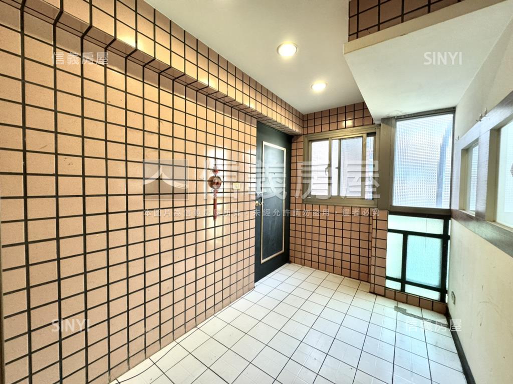 五街５０好３房附車位房屋室內格局與周邊環境