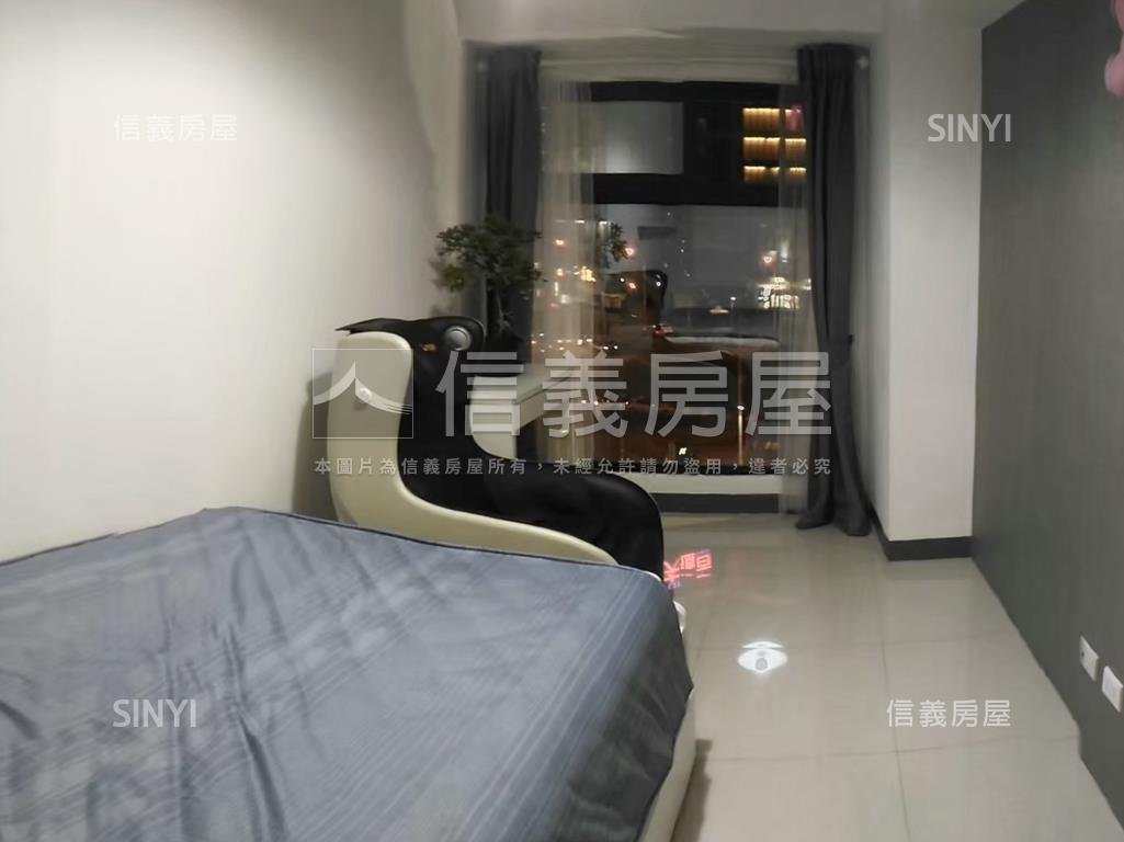 商五用地三多捷運旁美兩房房屋室內格局與周邊環境