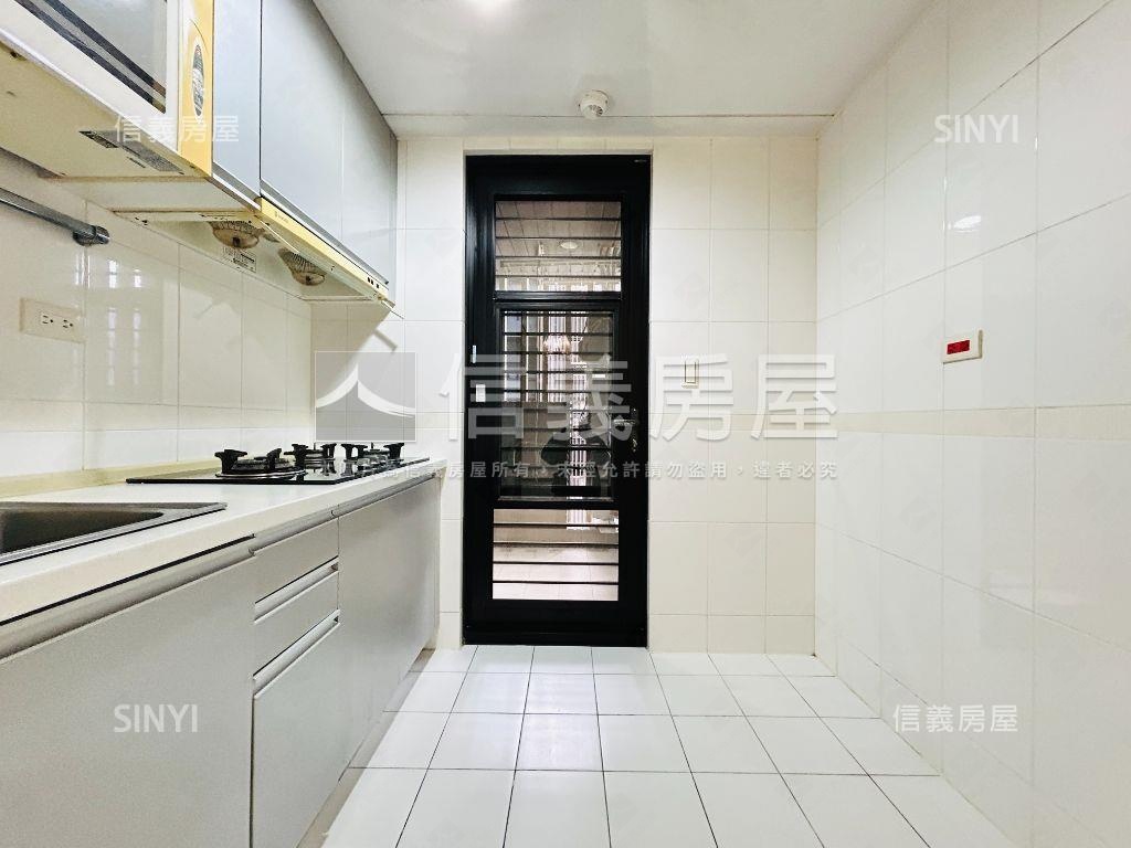Ｗ丰上稀有釋出兩房車位房屋室內格局與周邊環境