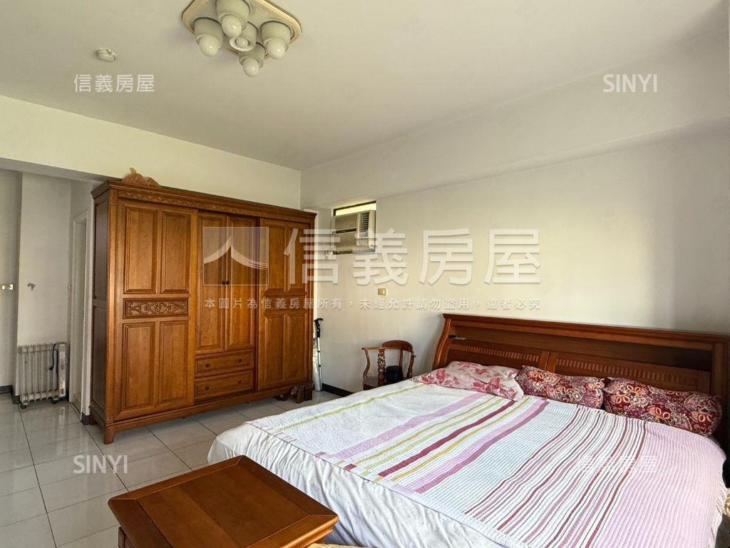 愛河首排河景四房房屋室內格局與周邊環境