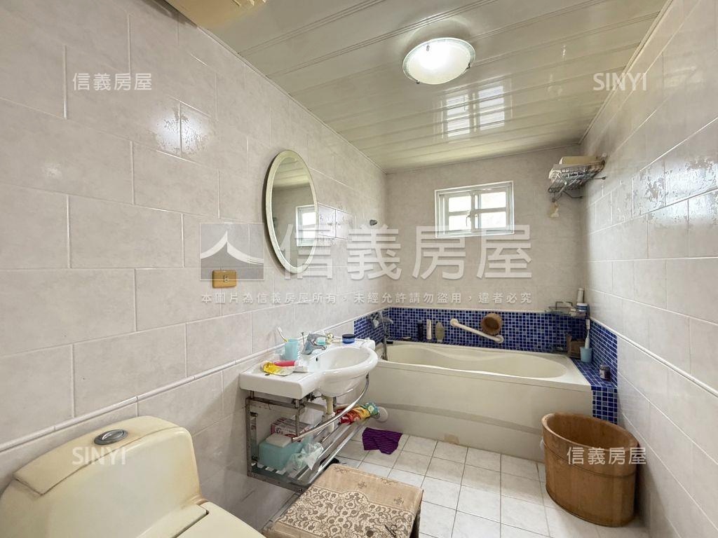 愛河首排河景四房房屋室內格局與周邊環境