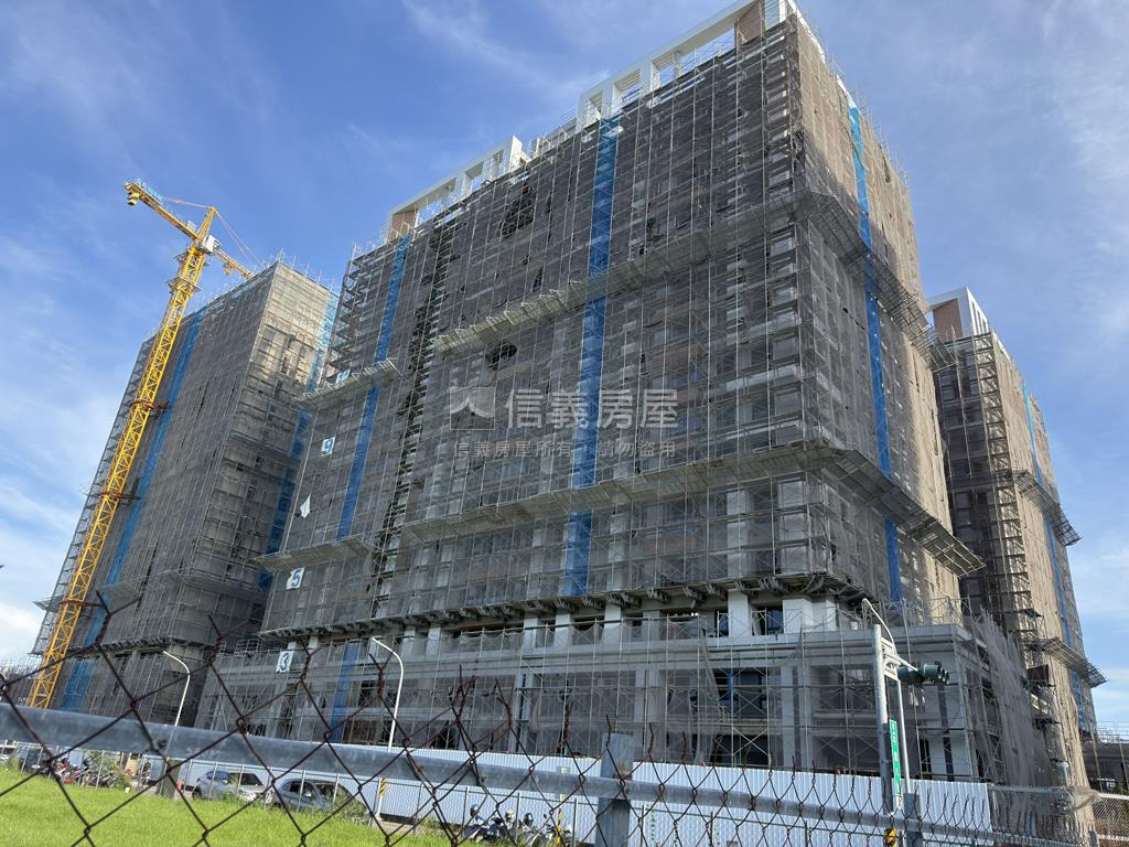 艾美新時代邊間店面房屋室內格局與周邊環境