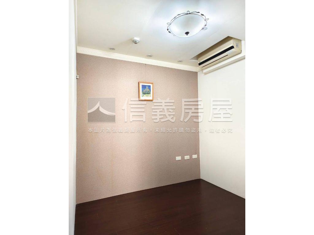 專任天星花園景觀附車位房屋室內格局與周邊環境