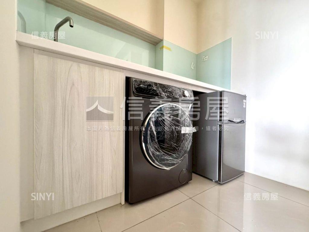 東區全新收租透套獨洗獨曬房屋室內格局與周邊環境
