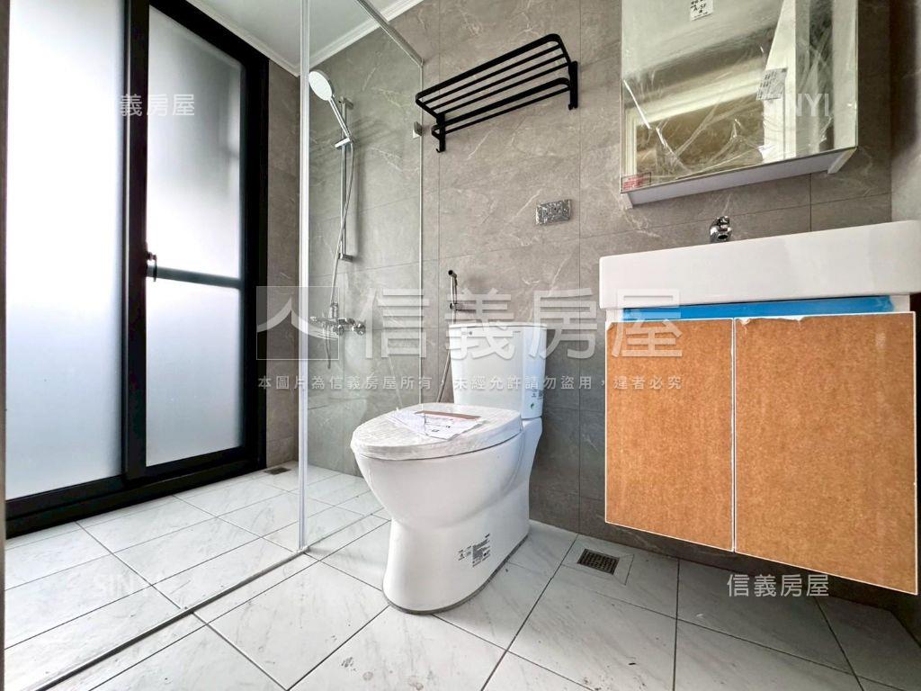 東區全新收租透套獨洗獨曬房屋室內格局與周邊環境