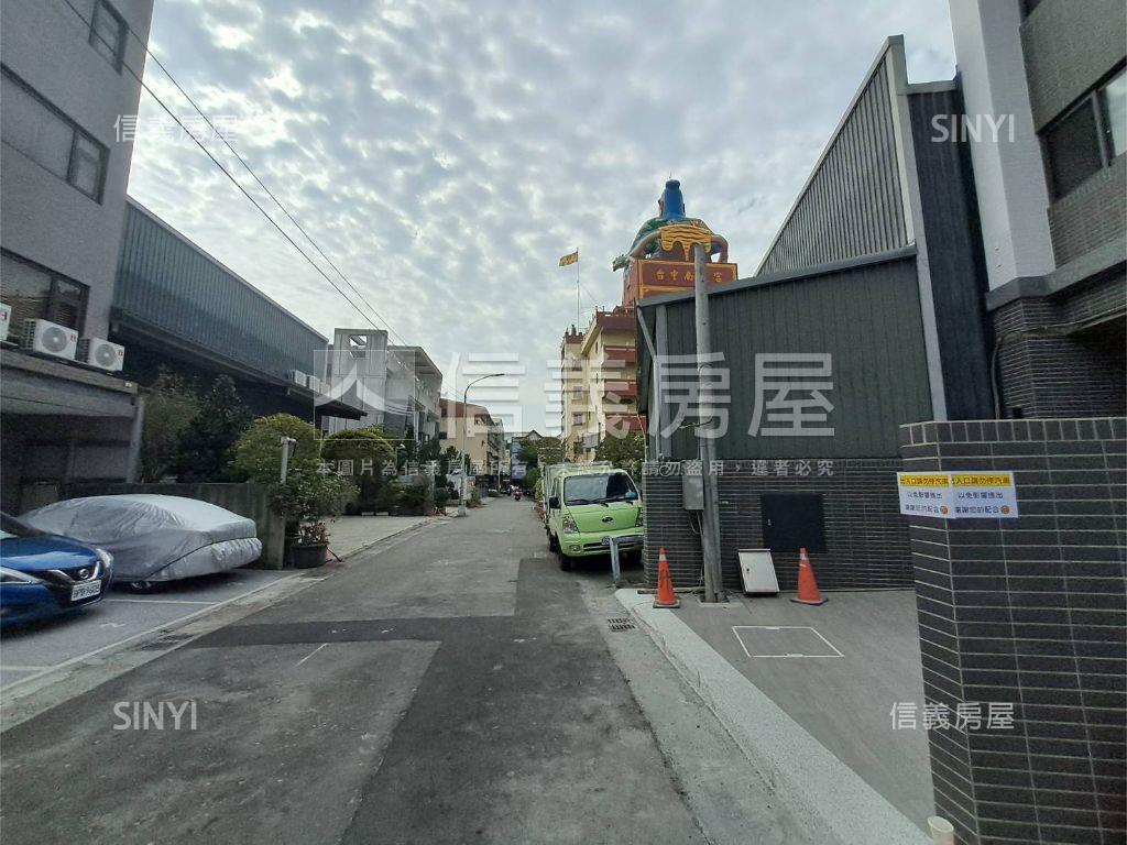 東區全新收租透套獨洗獨曬房屋室內格局與周邊環境