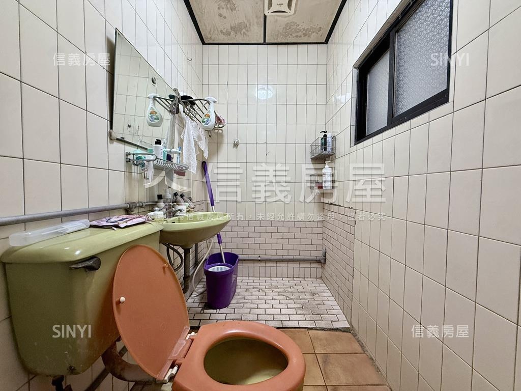 仁美熱鬧騎樓店面房屋室內格局與周邊環境