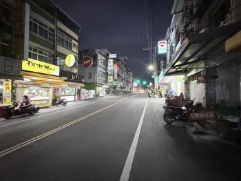 仁美熱鬧騎樓店面