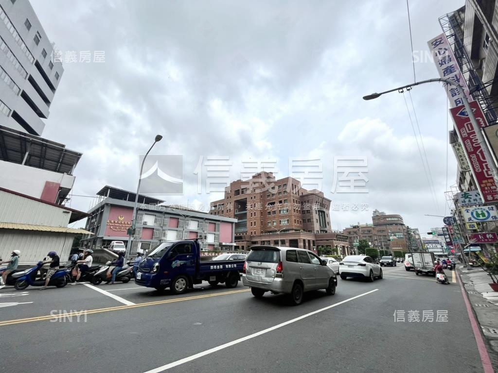 正５樓騎樓式金透店房屋室內格局與周邊環境
