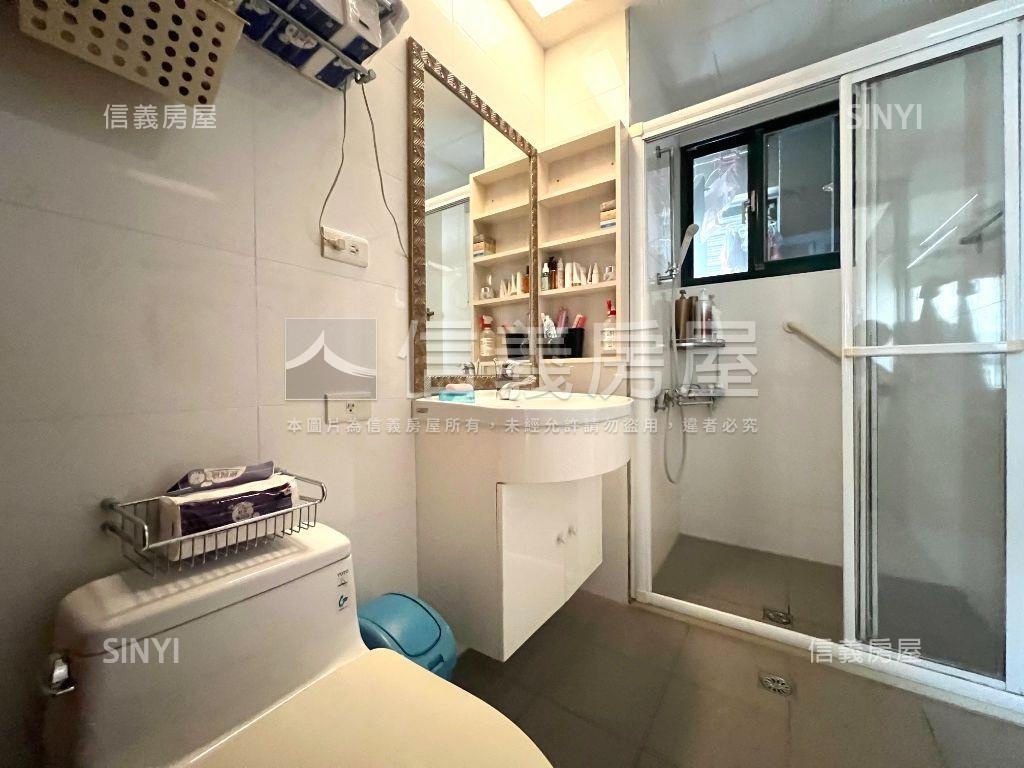 悠遊郡四房車位房屋室內格局與周邊環境