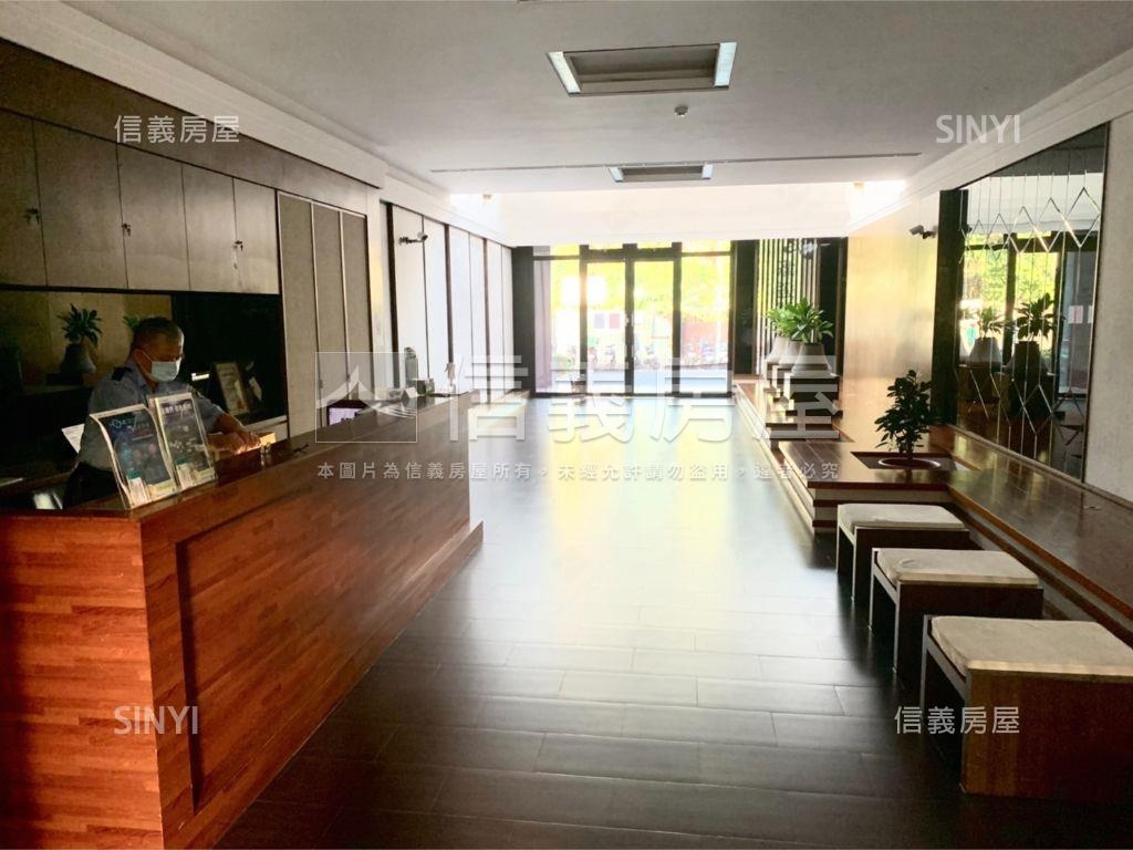 悠遊郡四房車位房屋室內格局與周邊環境